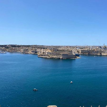 Superb 3 Bedroom Apartment In Valletta Luaran gambar