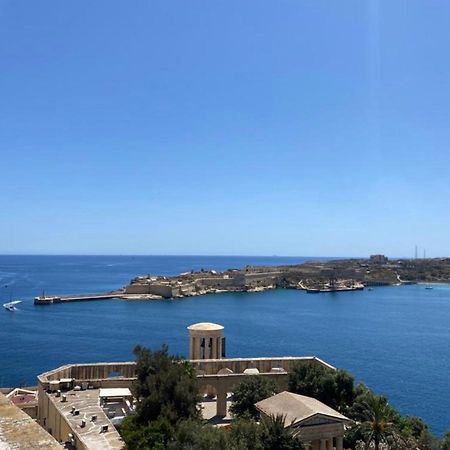 Superb 3 Bedroom Apartment In Valletta Luaran gambar